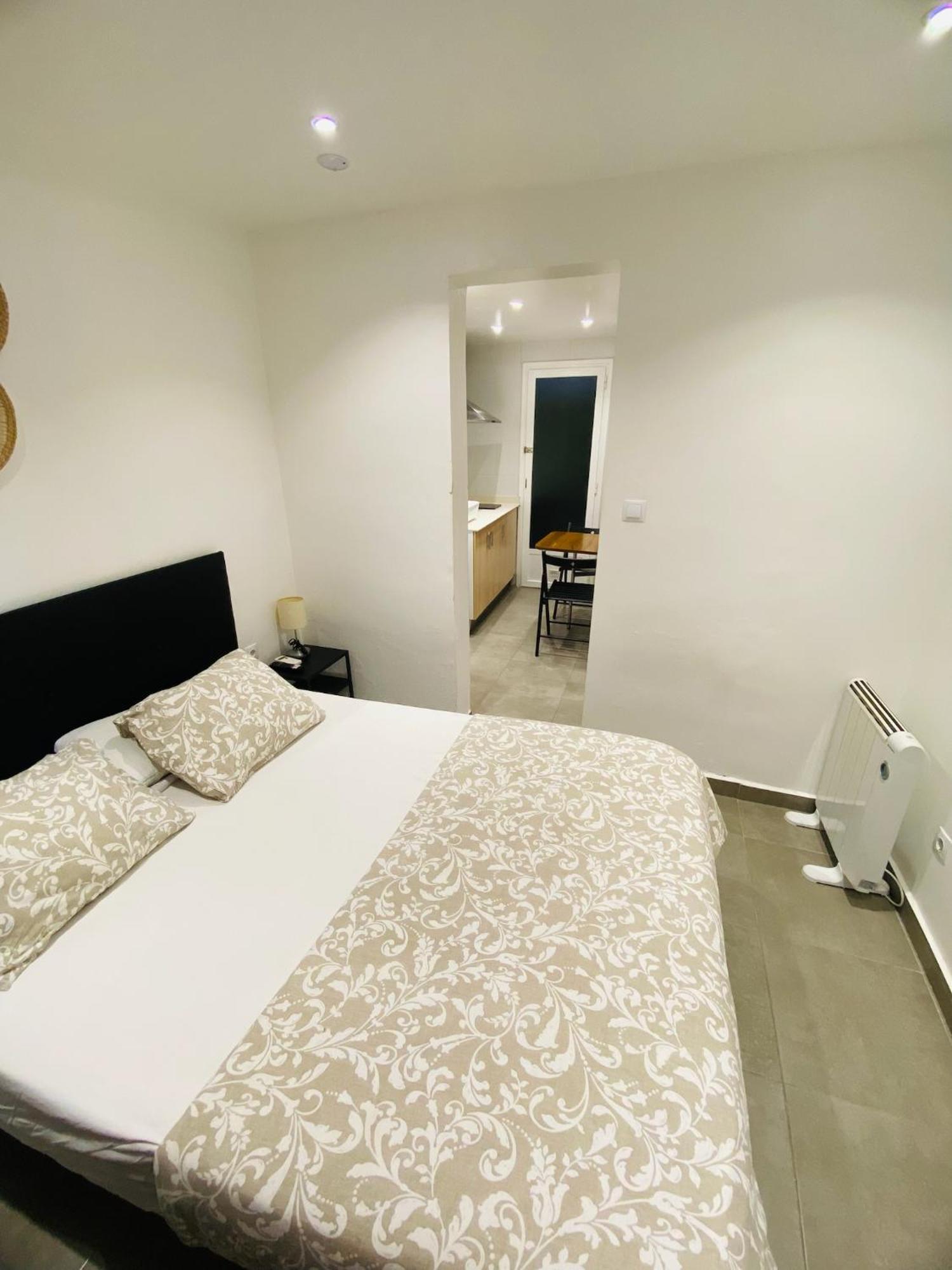 Apartamentos Con Bano Privado Frente Al Metro L5 Barcelona-Hospitalet L'Hospitalet de Llobregat Exterior photo