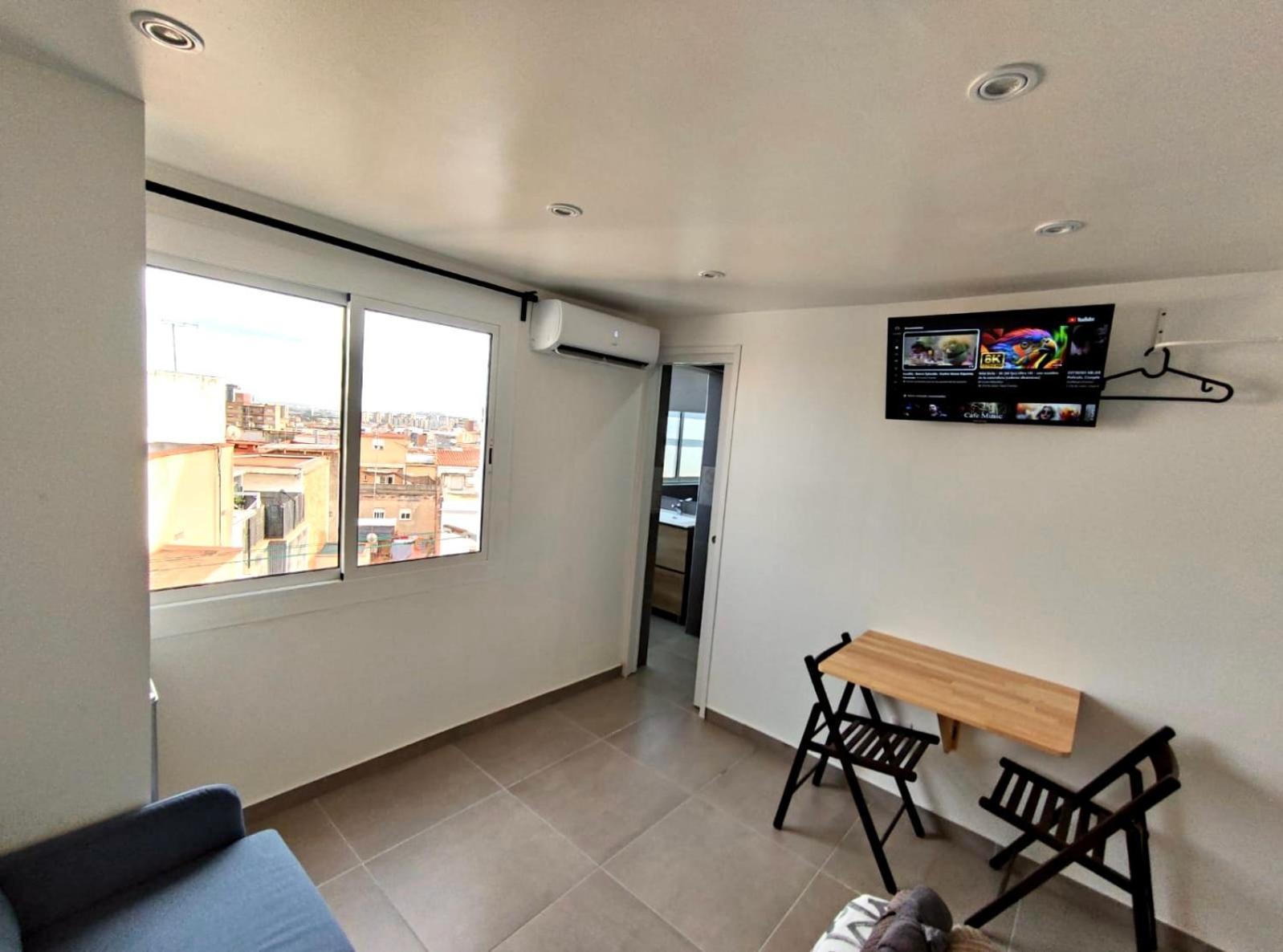 Apartamentos Con Bano Privado Frente Al Metro L5 Barcelona-Hospitalet L'Hospitalet de Llobregat Exterior photo