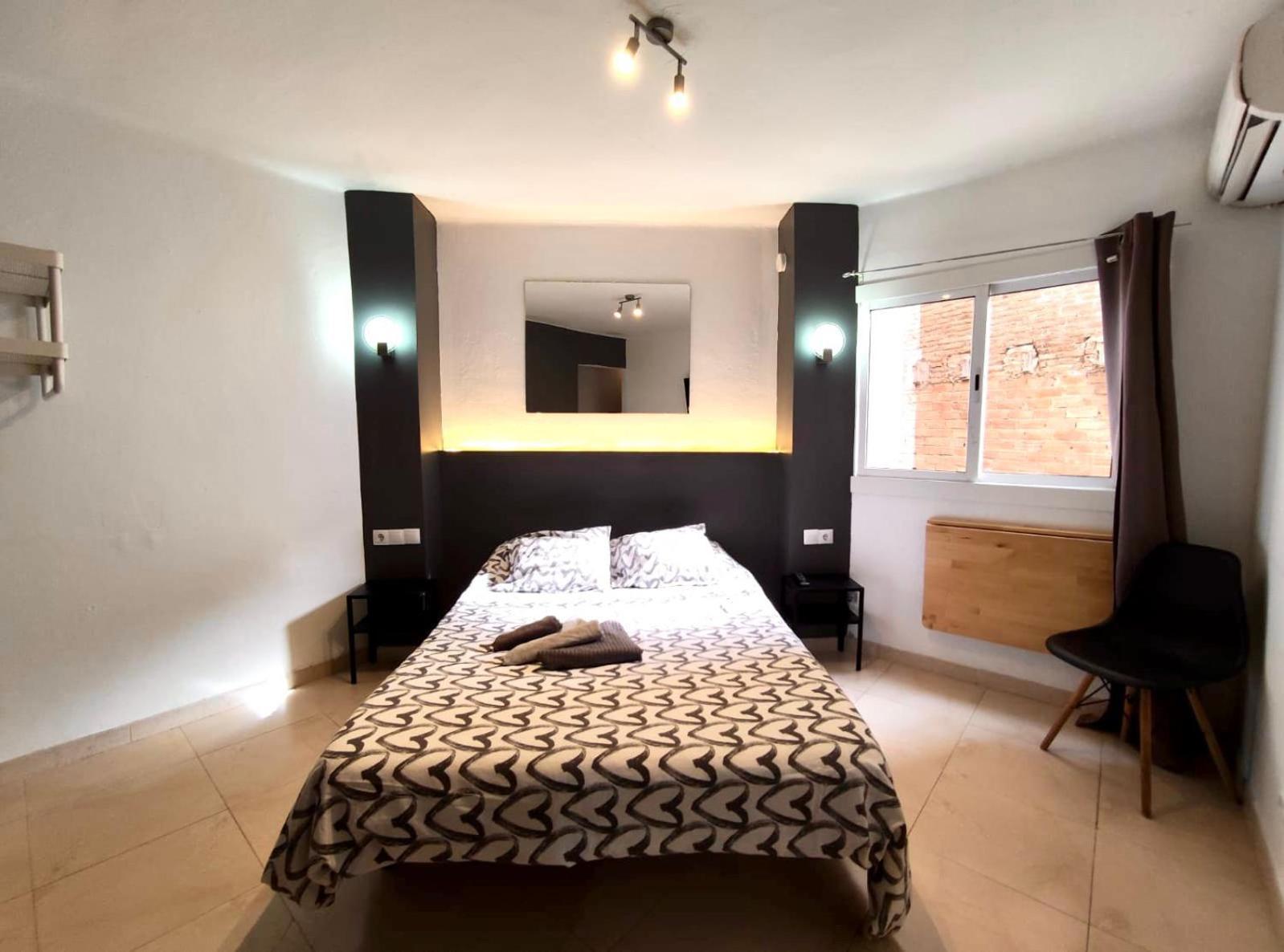 Apartamentos Con Bano Privado Frente Al Metro L5 Barcelona-Hospitalet L'Hospitalet de Llobregat Exterior photo